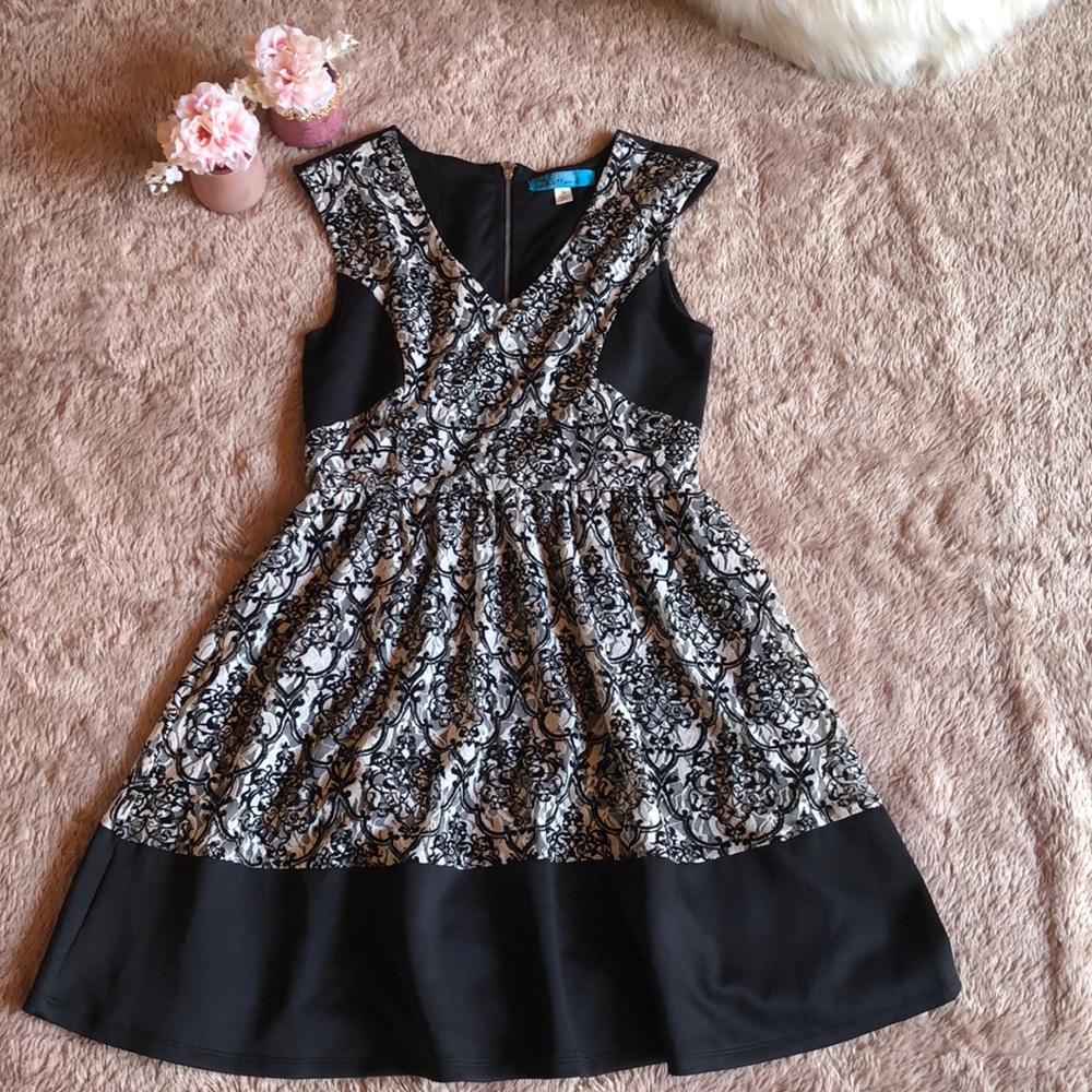 Black & white lace dress